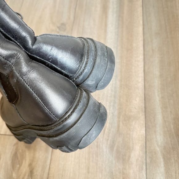 Steve Madden Echoe genuine leather lug chunky sole Chelsea boot platform - Picture 6 of 6